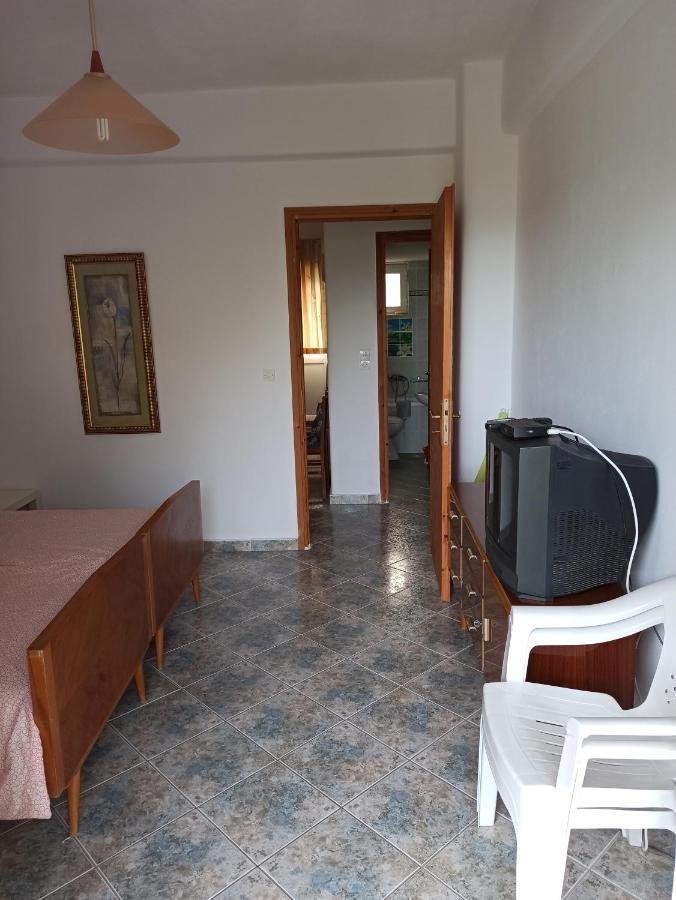 Anastasia - Efthimios Apartments Agios Konstantinos  外观 照片