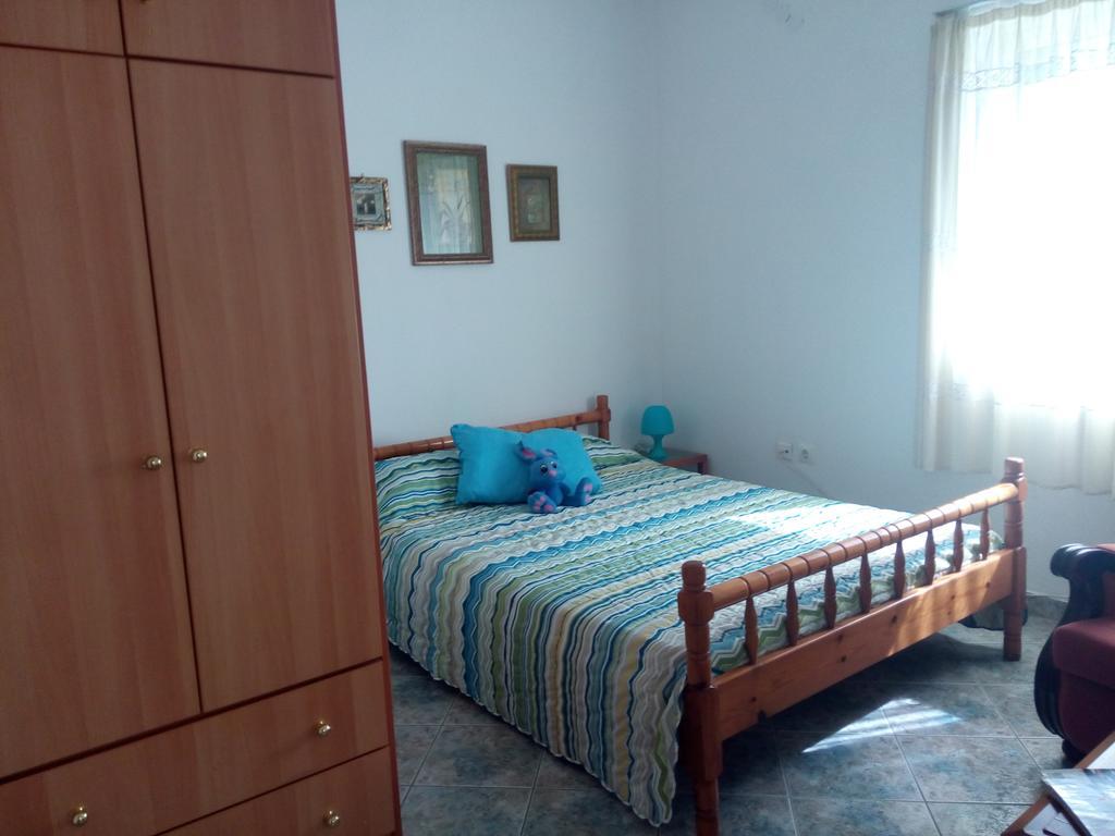 Anastasia - Efthimios Apartments Agios Konstantinos  外观 照片
