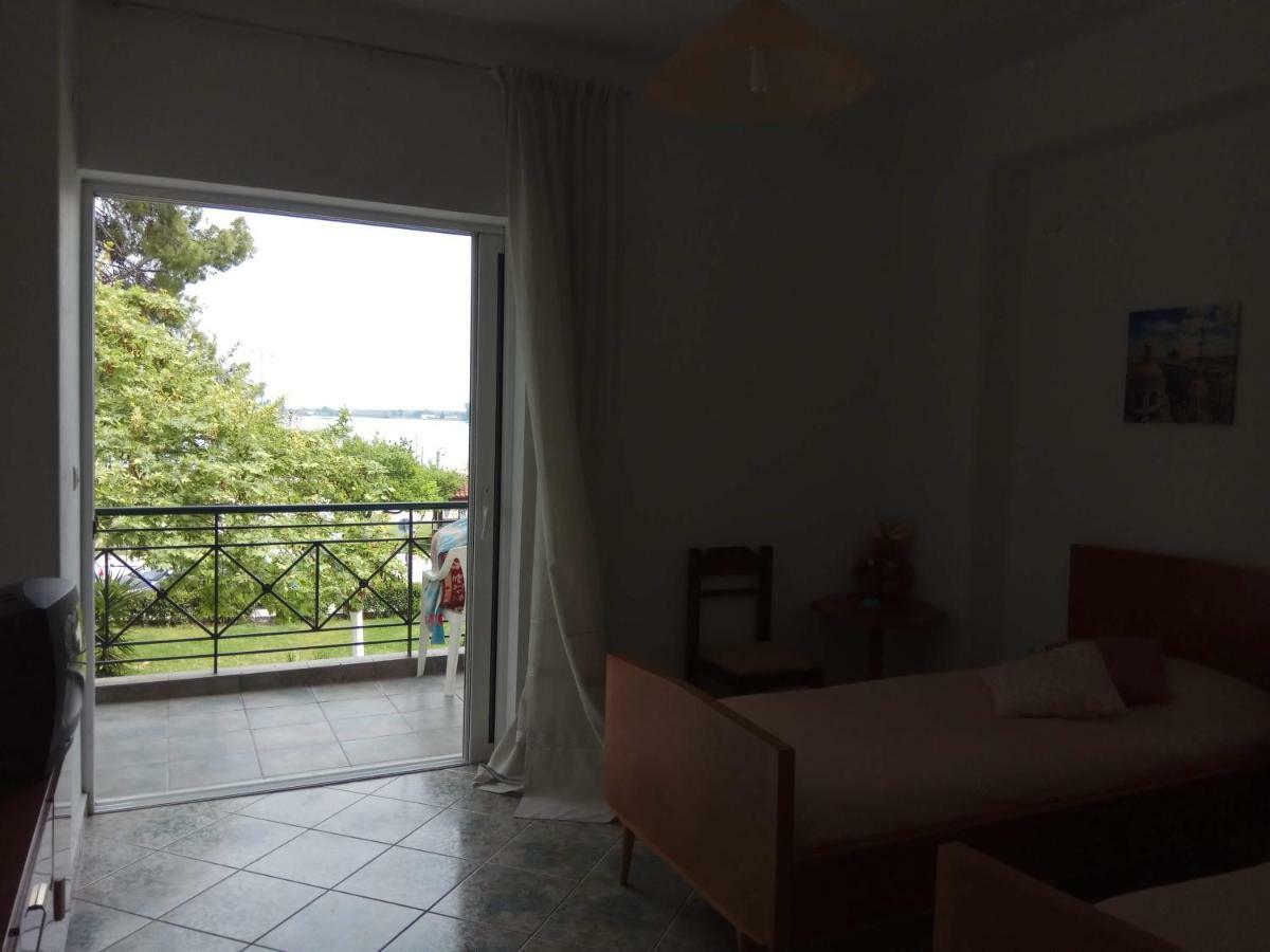 Anastasia - Efthimios Apartments Agios Konstantinos  外观 照片
